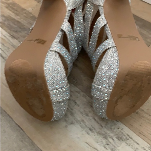 Sparkle and gem stone High heels - Picture 7 of 8
